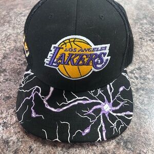Mitchell & Ness Black and Purple Lightning Lakers Hat